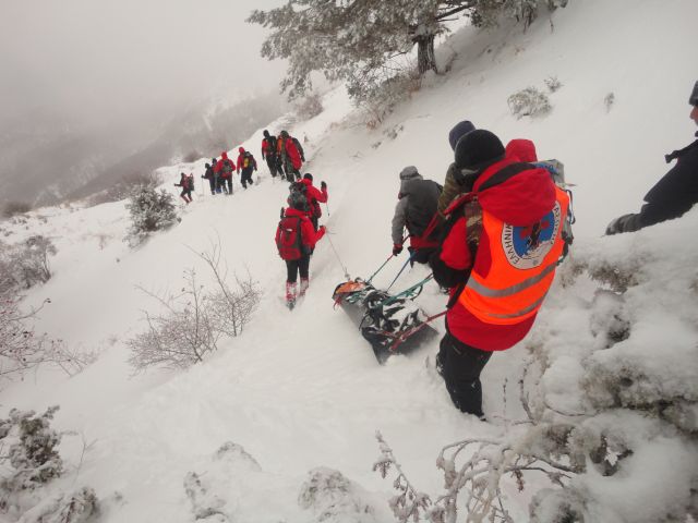 Επιχείρηση διάσωσης 2 ορειβατών στο Μπέλες