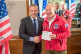 Το Propeller Club Πειραιά βράβευσε την Ελληνική Ομάδα Διάσωσης